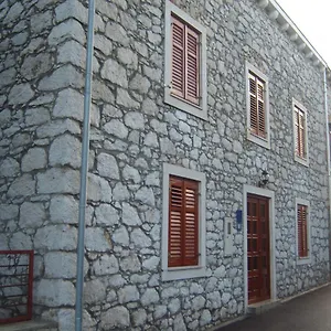 apartmani-ivic-mali-losinj.primorje-gorskikotar.com/